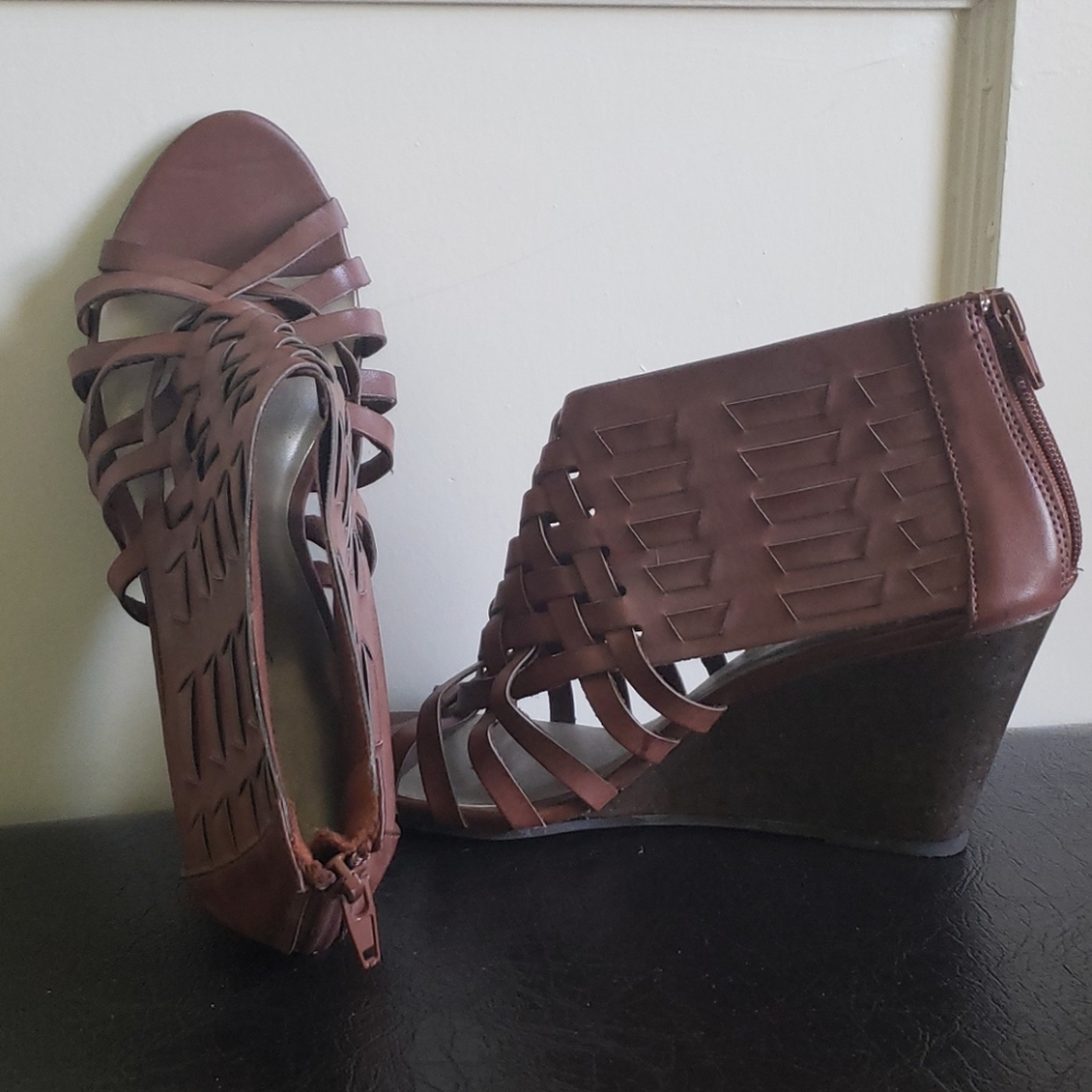 NWOT Wedge sandals